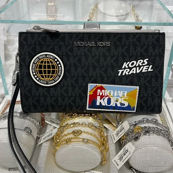 Michael Kors JST Lg Embellished Signature Logo Wristlet Wallet Phone Patches NWT - Picture 3 of 16